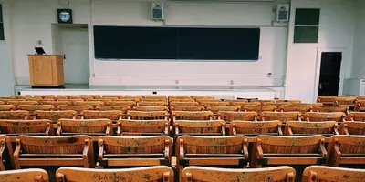 How to use non-healthcare experience in your nurse CV when applying for a nursing course