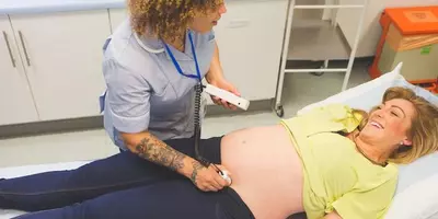 How to qualify for and find a job as a midwife